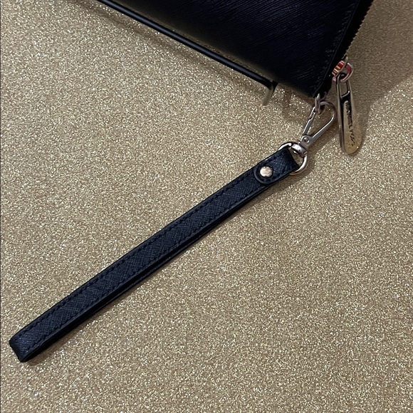 Used Michael Kors Black Saffiano Leather Continental Zip-Around Wristlet Wallet - Picture 4 of 16